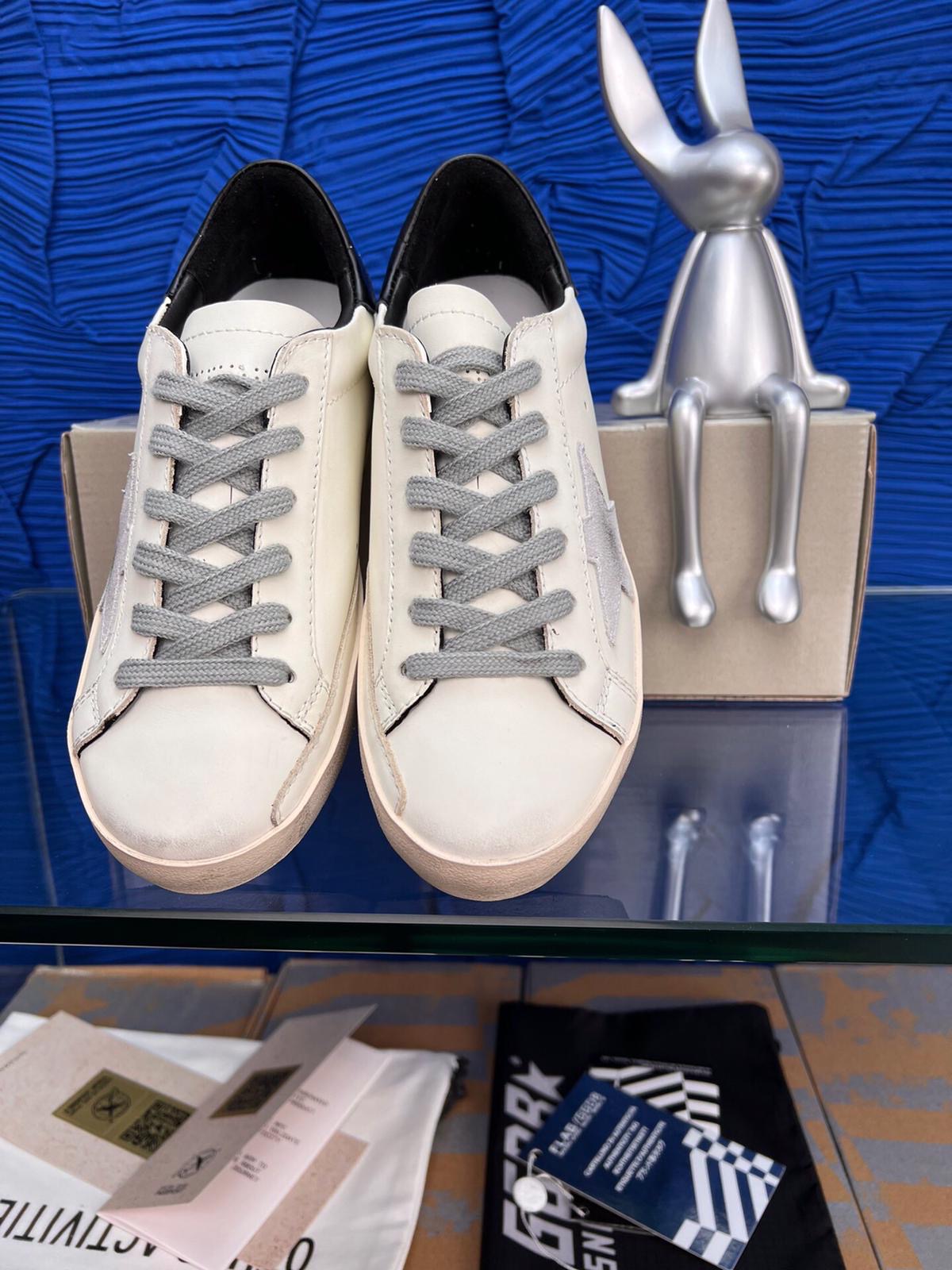 Shoes with star