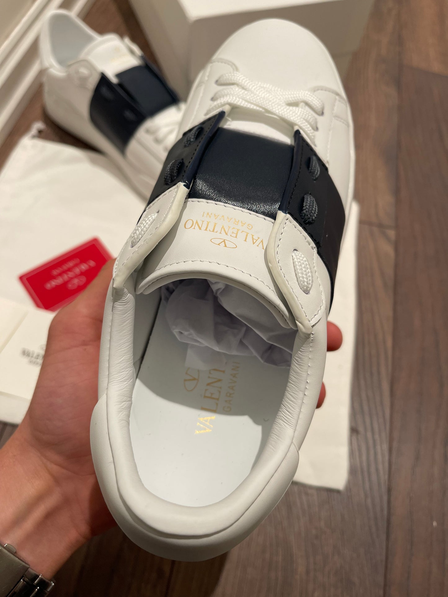 Shoes with stripe