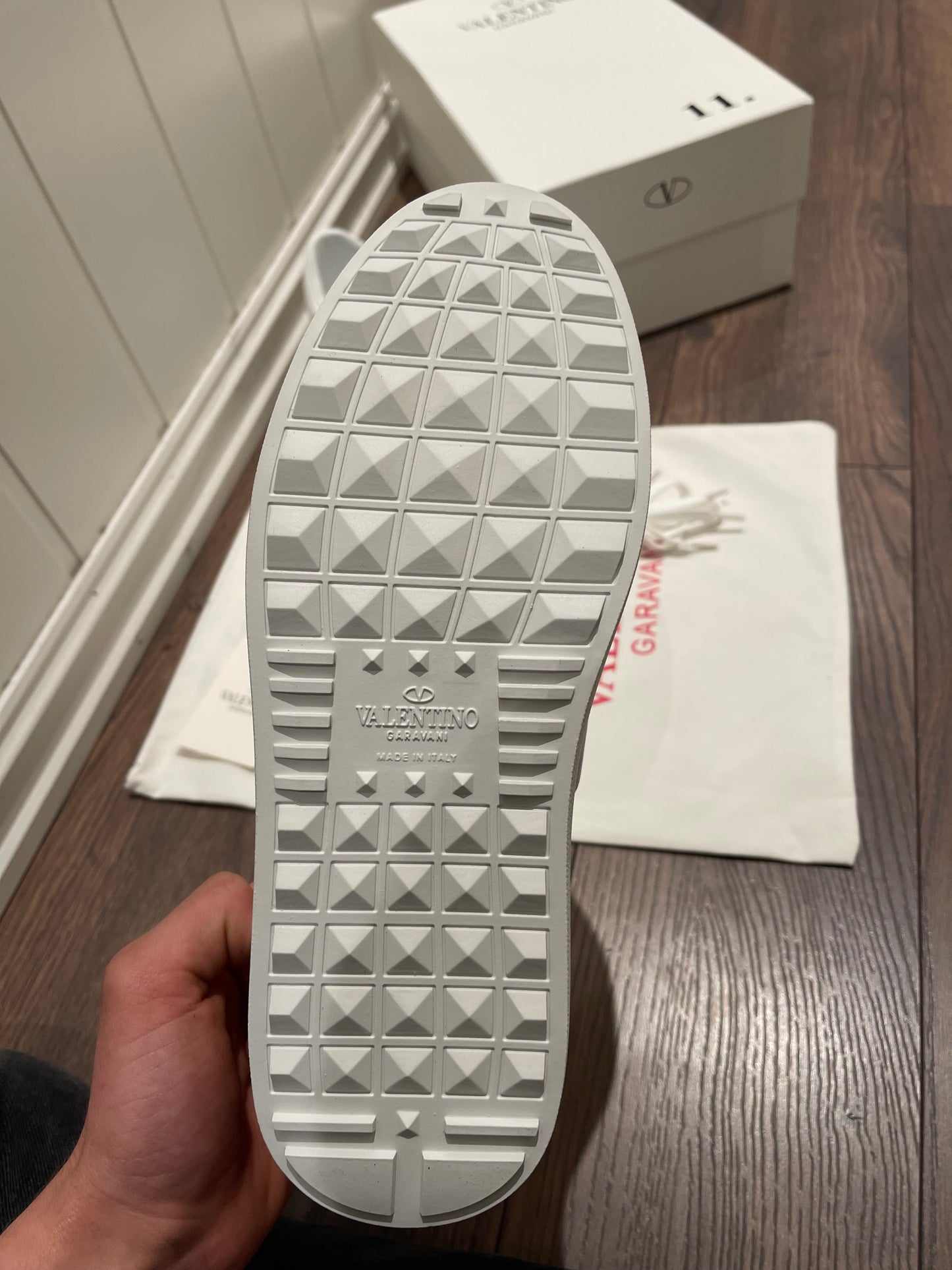 Shoes with stripe